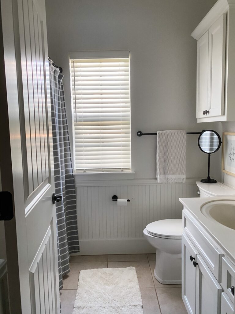 EASY DIY: HOW I TRANSFORMED MY SPARE BATHROOM FOR $50